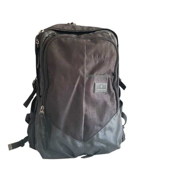 Victorinox Unisex Black Altmont 3.0 Backpack - Picture 1 of 12